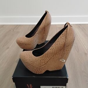 MIA Limited Edition Snakeskin Platform Wedge Heel | Almond Toe | Women’s Size 8